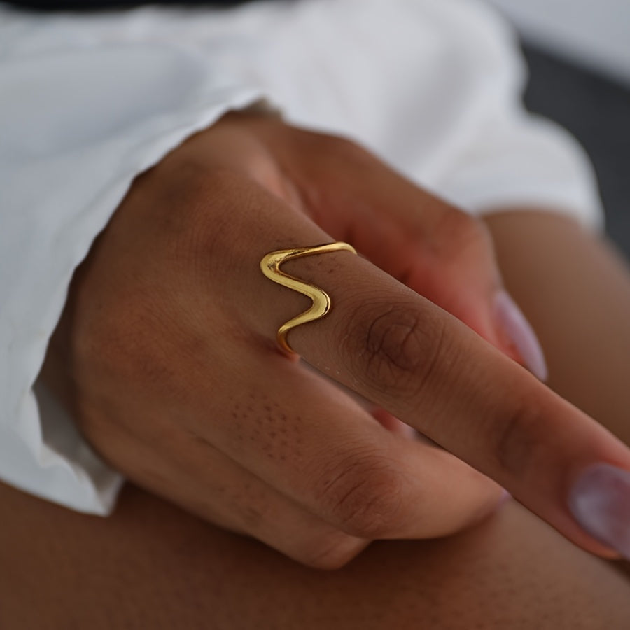 Minimal Design Wave-Style Gold Adjustable Ring Set