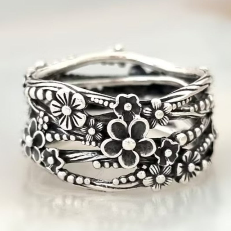 Vintage Carved Floral Branches and Leaf Twists Band Ring