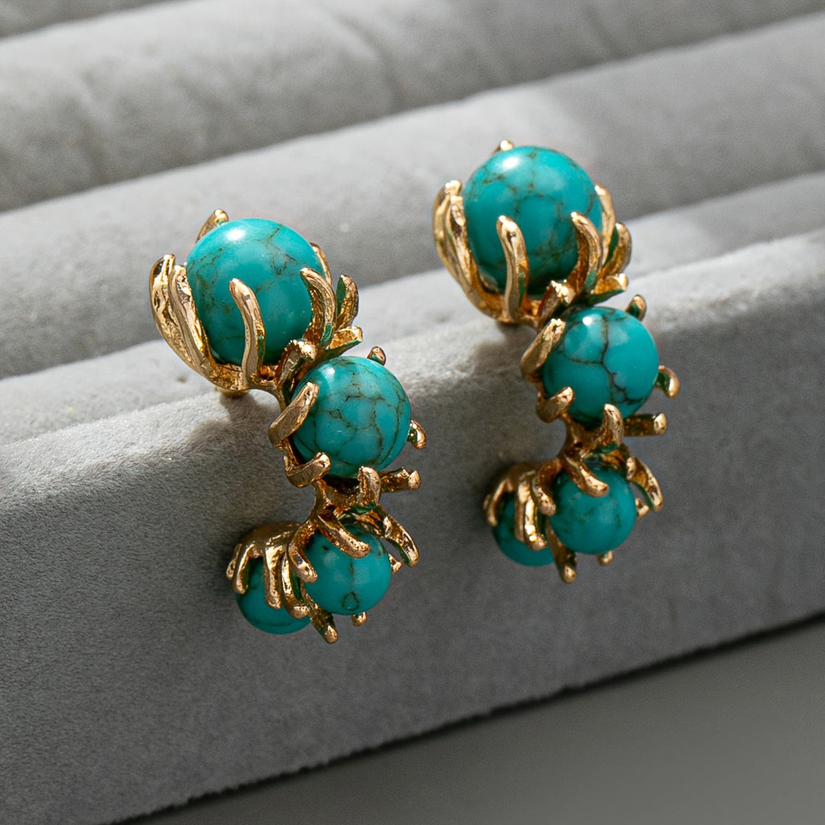 Vintage Turquoise Beaded Flower Design Earrings